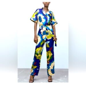 NWT. Zara floral jumpsuit. ❤️